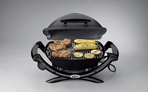 Weber Q1400 Elektrogrill (Dark Grey) mit 43 x 32 cm Grillfläche, 2-geteiltem porzellanemailliertem Gussrost und Aluminiumguss-Gehäuse. Kompakt, leistungsstark und ideal für Balkon oder Terrasse. Für stilvolles Grillen mit echtem BBQ-Feeling.