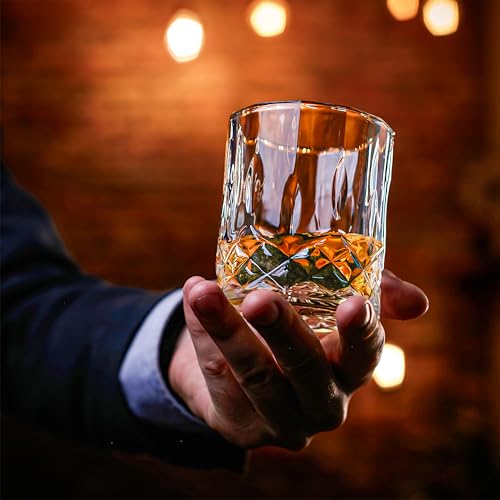 WHISISKEY Whiskygläser Set mit 2 Gläsern (je 310 ml), 8 wiederverwendbaren Whiskey-Steinen und Geschenkbox. Für Genießer, die auf Details und Stil Wert legen.