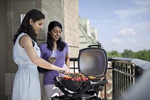 Weber Q1400 Elektrogrill (Dark Grey) mit 43 x 32 cm Grillfläche, 2-geteiltem porzellanemailliertem Gussrost und Aluminiumguss-Gehäuse. Kompakt, leistungsstark und ideal für Balkon oder Terrasse. Für stilvolles Grillen mit echtem BBQ-Feeling.