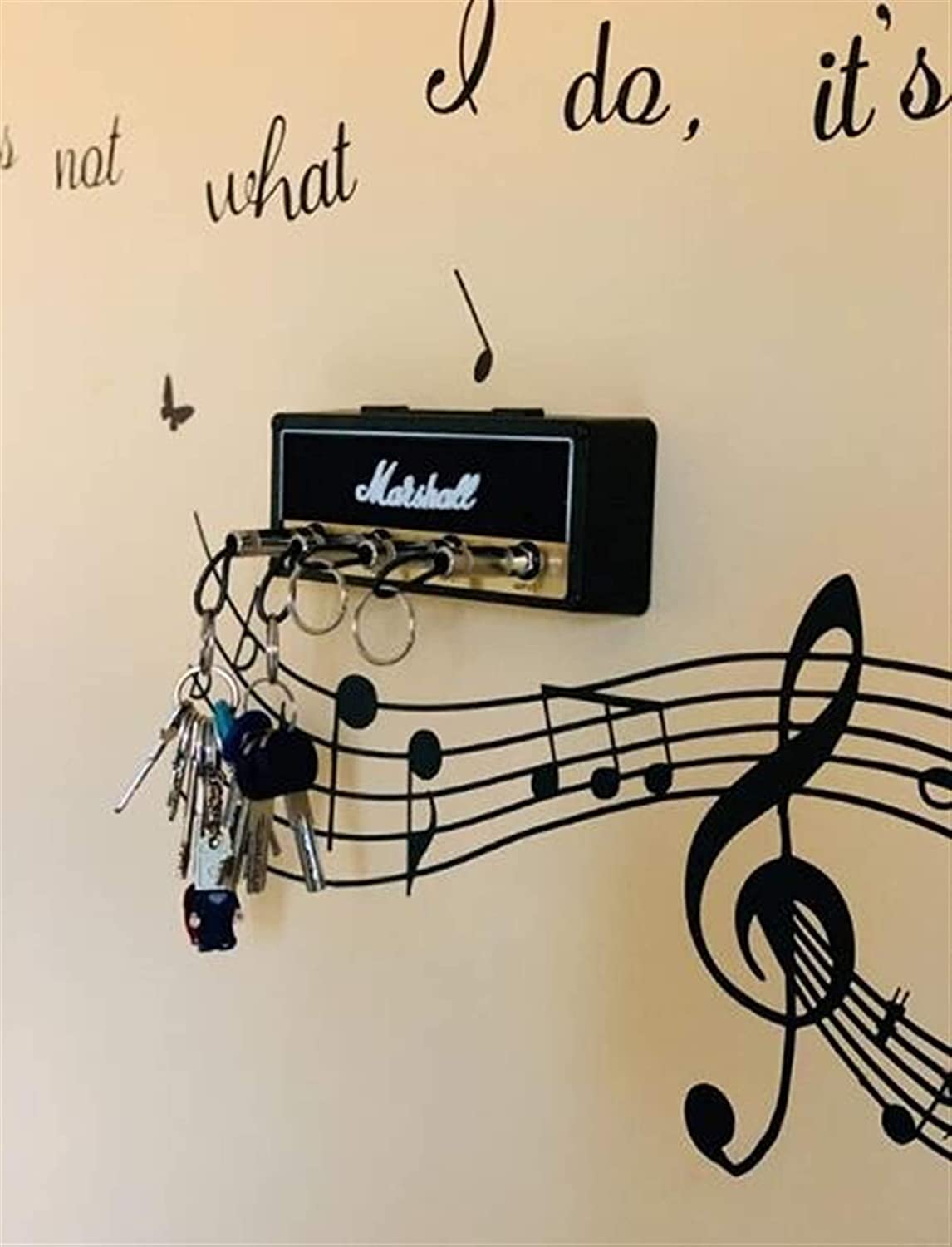 Marshall Schlüsselbrett Jack Rack 2.0 im Design des legendären JCM800 – Schlüsselhalter zur Wandmontage mit 4 Gitarrenstecker-Anhängern. Robuste Halterung für Haus, Studio oder Proberaum. Für Musikliebhaber mit Stil und Sinn für Details.