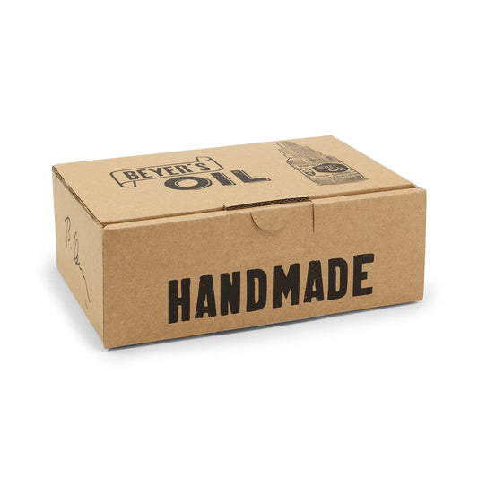 Beyer’s Oil Boxxx – komplettes Bartpflege-Set mit Bartöl, Bartbalsam, Bartshampoo und Bartbürste. Hochwertige Inhaltsstoffe für gepflegten Bart und gesunde Haut. Stilvolles Rundum-Paket für anspruchsvolle Bartträger.