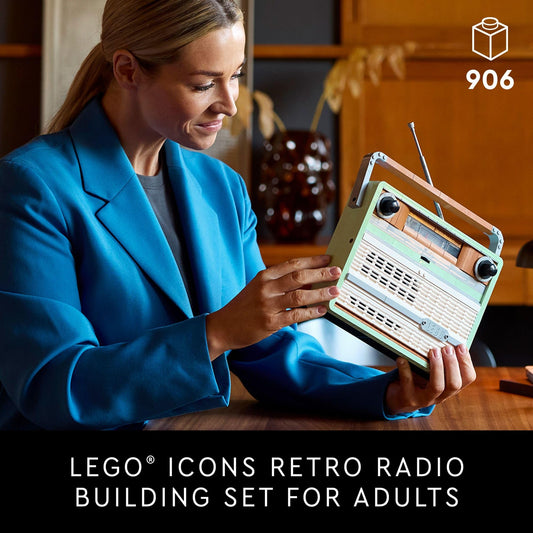 LEGO Icons Retro-Radio (Set 10334). 906 Teile 70er-Vibe mit Smartphone-Fach und Soundeffekt für dein Zuhause.