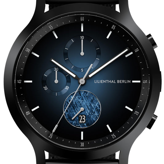 Lilienthal Berlin Chronograph Meteorite IV (42,5 mm, schwarz). Exklusive Herrenuhr mit Meteorit-Zifferblatt, Mesh-Armband und saphirgehärtetem Mineralglas – robust und einzigartig. Jetzt entdecken und himmlisch präzise Zeit erleben.