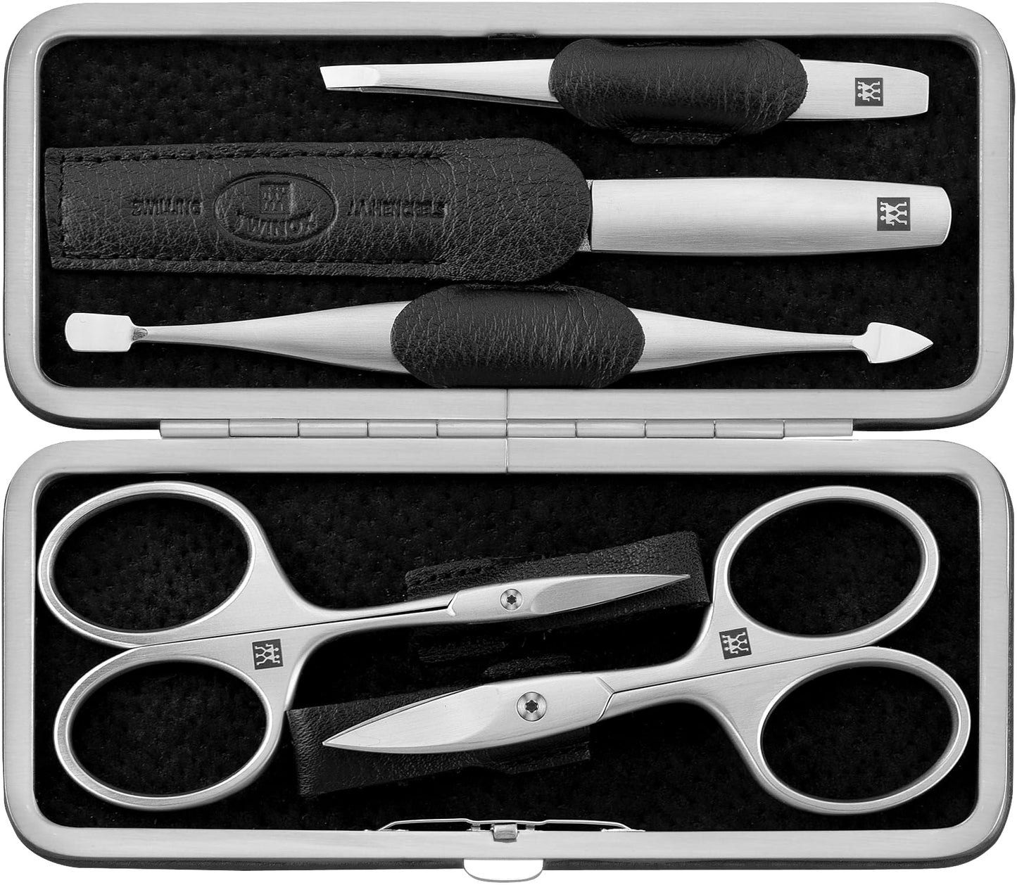 ZWILLING Maniküre-Set (5-teilig) im schwarzen Echtleder-Etui mit stabilem Metallrahmen – inklusive Nagel- und Hautschere sowie weiterer Pflegeinstrumente. Hochwertige Qualität für präzise Nagelpflege. Stilvoll, langlebig und ideal für unterwegs.