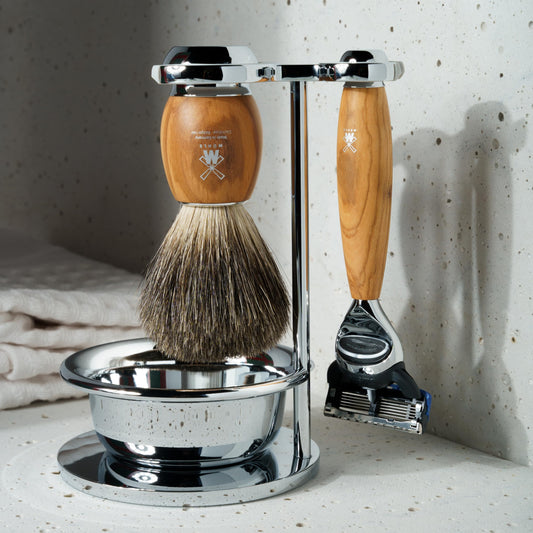Mühle Vivo Rasierset – Edles Olivenholz & feinstes Dachshaar für erstklassige Nassrasuren.