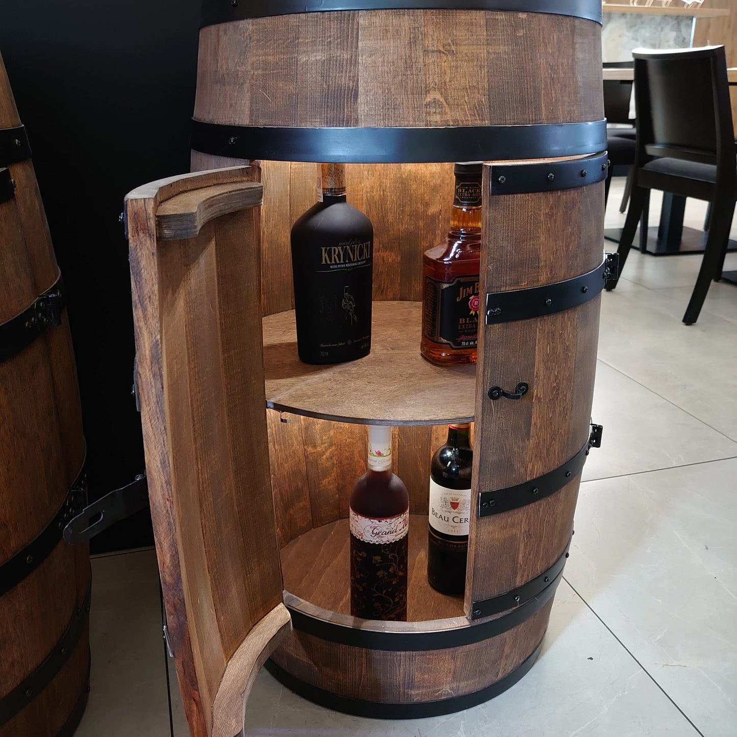 Creative Cooper Weinregal aus Holz – Deine stilvolle Minibar für Keller & Wohnzimmer.