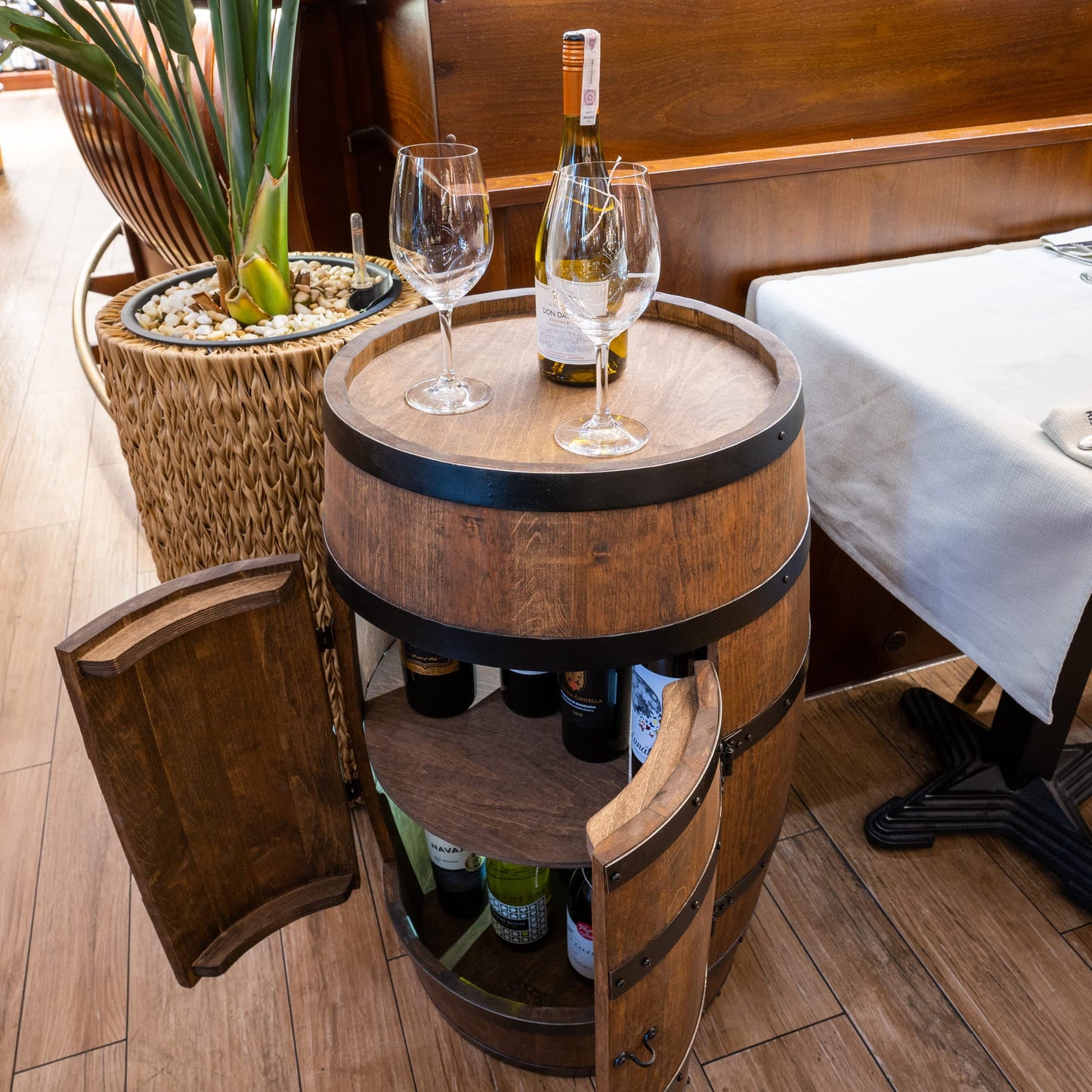Creative Cooper Weinregal aus Holz – Deine stilvolle Minibar für Keller & Wohnzimmer.