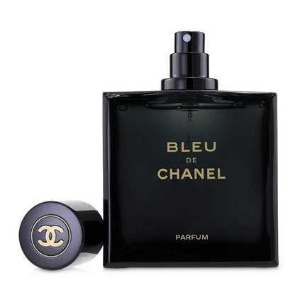 Chanel Bleu Parfum Vapo (50 ml). Frisch-zitrischer Bergamotte-Grapefruit-Kick mit würzig-intensivem Ingwer-Kardamom-Herz & sinnlich-warmer Sandelholz-Weihrauch-Basis.