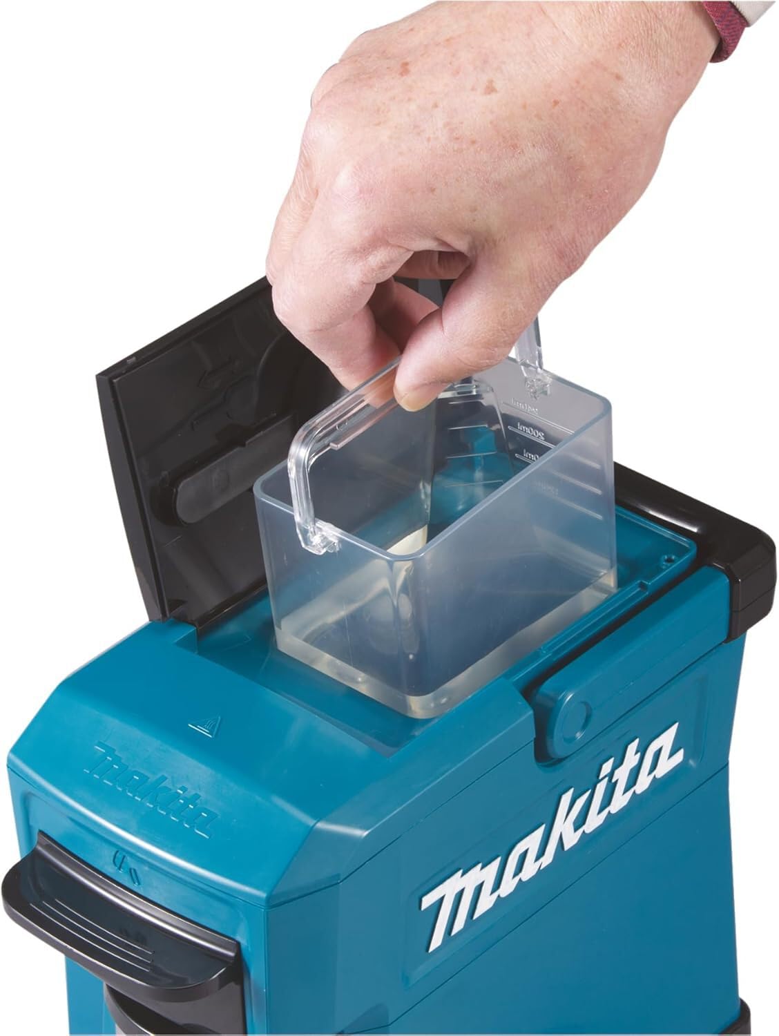 Makita DCM501Z – 18 V Akku-Kaffeemaschine für frischen Kaffee to go. Greif zu und genieße barista-tauglichen Kaffee jederzeit und überall,  ganz ohne Steckdose.