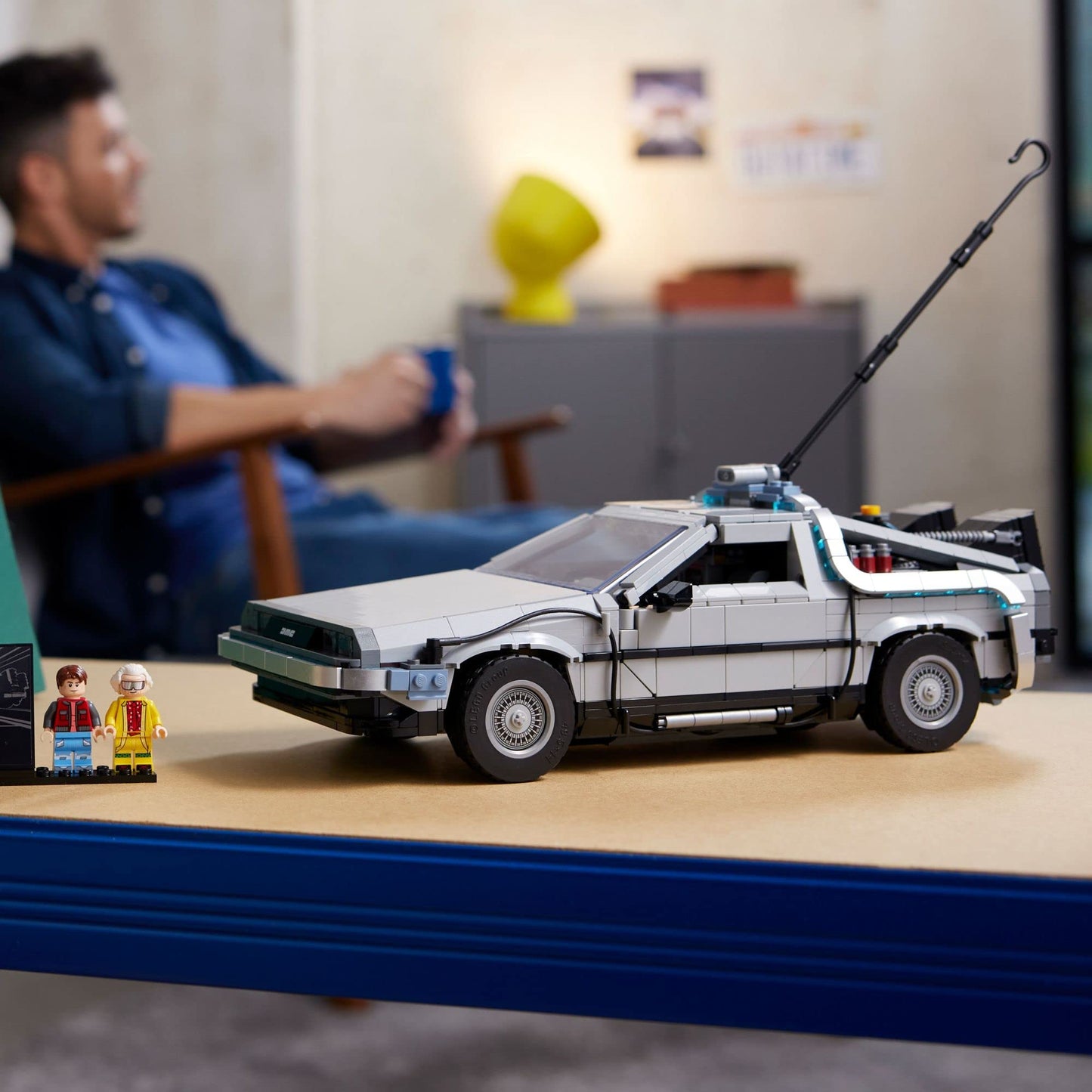 LEGO Back to The Future Time Machine 10300 Bauset für Erwachsene; Baue ein detailliertes Modell einer Filmlegende (1.856 Teile)