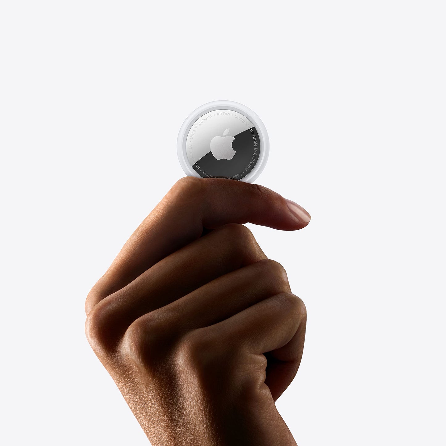 Apple AirTag – kompakter Tracker zum Wiederfinden von Schlüsseln, Geldbörsen, Gepäck und mehr. Einfaches Setup mit iPhone oder iPad, präzise Ortung. Mit austauschbarer Batterie.