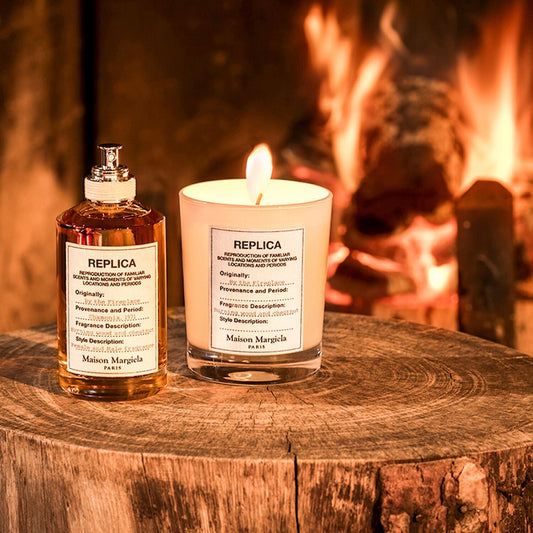 Maison Margiela Replica "By the Fireplace" (100 ml). Wohlfühl-Duft, der dich mit jedem Spritzer an ein knisterndes Kaminfeuer entführt.