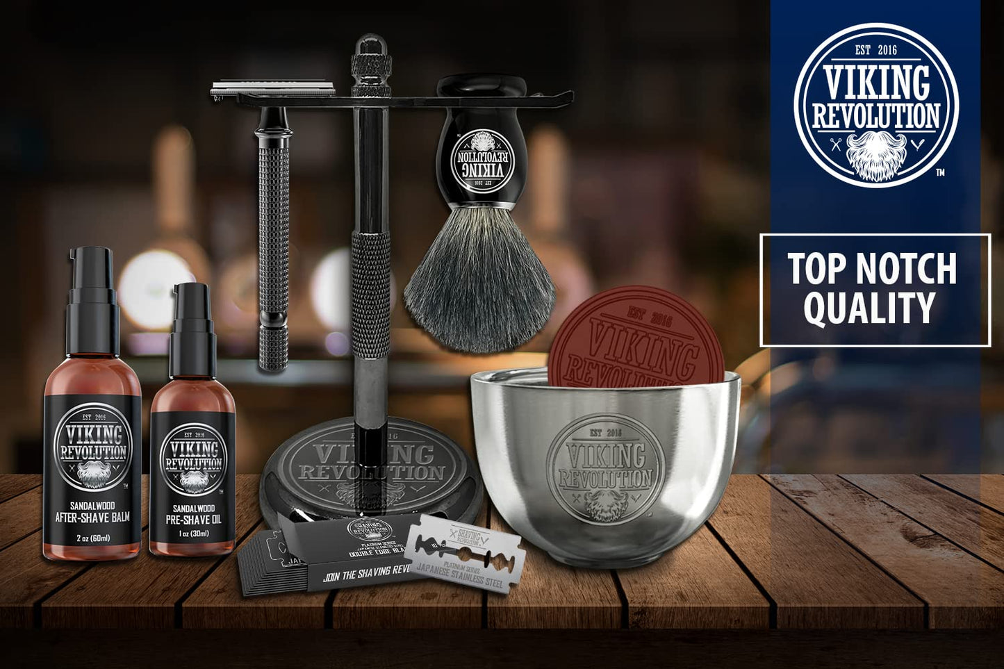 Viking Revolution Luxus-Rasierset für Männer – mit Sicherheitsrasierer, Dachs-Bürste, Ständer, Schale, Pre-Shave-Öl und After-Shave-Balsam. Klassisches Set für die stilvolle Nassrasur.
