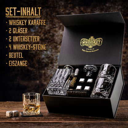 WHISISKEY Whiskey Karaffe Set – klassisches Geschenkset mit 700 ml Dekanter, 2 Gläsern und 4 wiederverwendbaren Whisky-Steinen. Für Genießer mit Geschmack.